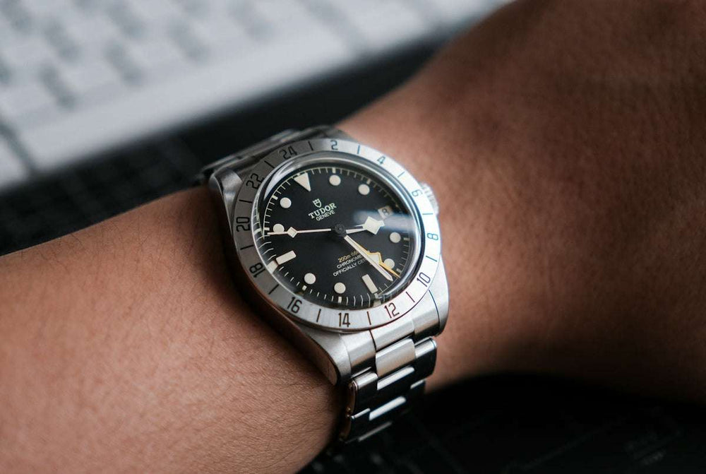 Come Chiudere il Pluriuso Deck svolto dagli Orologi GMT