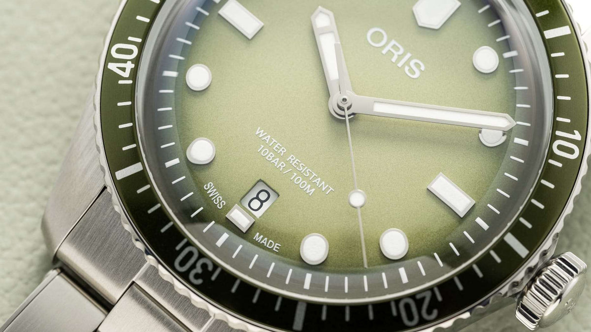 Oris Divers Sixty-Five Date Uomo 40mm Acciaio Quadrante Verde Sfumato Automatico Calibro 733-1 Vetro Zaffiro Lunetta Diver Super-LumiNova Bracciale Acciaio Data 100m Swiss Made Ref. 01 733 7707 4057-07 8 20 18 Oasi Watch