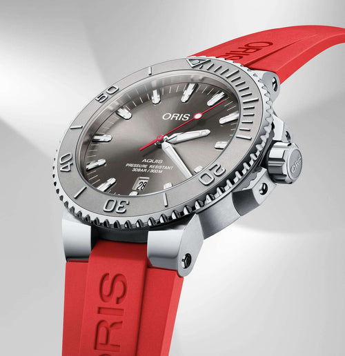 Oris Aquis Date Relief Uomo 43,5 mm Acciaio Quadrante Grigio Lunetta Relief Vetro Zaffiro Calibro 733 Automatico Cinturino Caucciù Rosso Data 30 ATM Swiss Made Ref. 01 733 7730 4153-07 4 24 66EB Oasi Watch