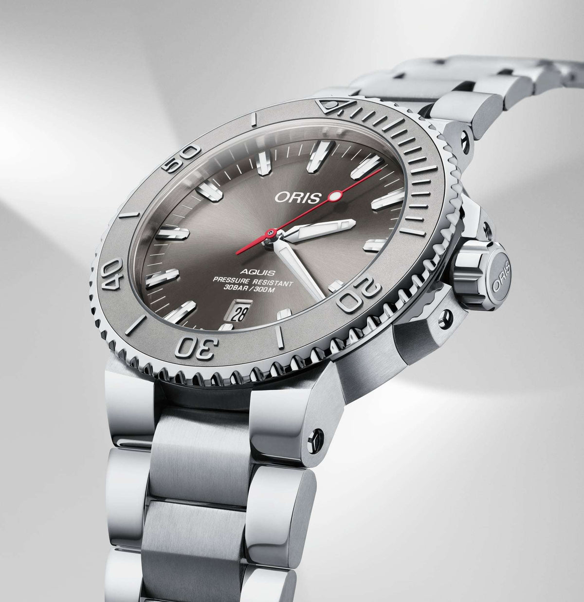 Oris Aquis Date Relief Uomo 43,5 mm Acciaio Quadrante Grigio Lunetta Relief in Acciaio Vetro Zaffiro Calibro 733 Automatico Bracciale Acciaio Data 30 ATM Swiss Made Ref. 01 733 7730 4153-07 8 24 05PEB Oasi Watch