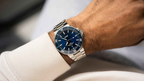 Orologio subacqueo automatico con quadrante blu e cinturino in acciaio