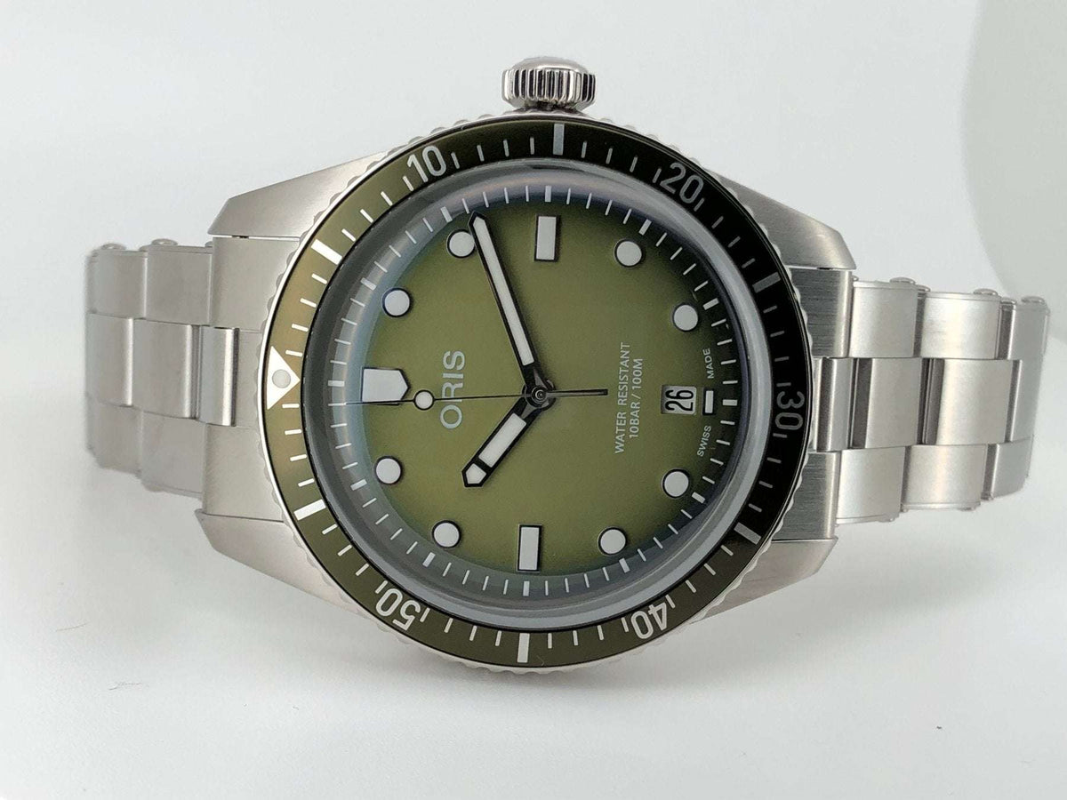 Oris Divers Sixty-Five Date Uomo 40mm Acciaio Quadrante Verde Sfumato Automatico Calibro 733-1 Vetro Zaffiro Lunetta Diver Super-LumiNova Bracciale Acciaio Data 100m Swiss Made Ref. 01 733 7707 4057-07 8 20 18 Oasi Watch