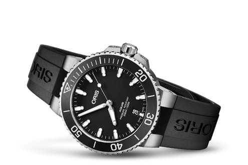 Oris Aquis Date Uomo 39,5 mm Acciaio Quadrante Nero Lunetta Ceramica Vetro Zaffiro Calibro 733-1 Automatico Cinturino Caucciù Nero Data 30 ATM Swiss Made Ref. 01 733 7732 4124-07 4 21 64FC Oasi Watch