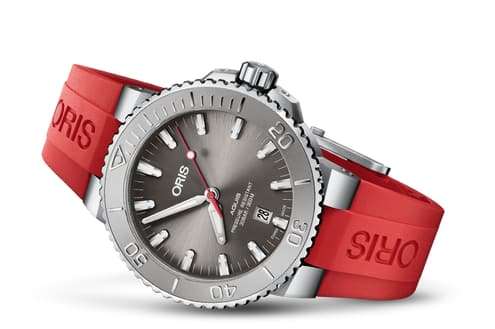Oris Aquis Date Relief Uomo 43,5 mm Acciaio Quadrante Grigio Lunetta Relief Vetro Zaffiro Calibro 733 Automatico Cinturino Caucciù Rosso Data 30 ATM Swiss Made Ref. 01 733 7730 4153-07 4 24 66EB Oasi Watch