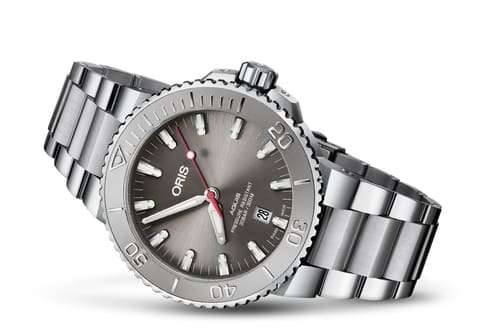 Oris Aquis Date Relief Uomo 43,5 mm Acciaio Quadrante Grigio Lunetta Relief in Acciaio Vetro Zaffiro Calibro 733 Automatico Bracciale Acciaio Data 30 ATM Swiss Made Ref. 01 733 7730 4153-07 8 24 05PEB Oasi Watch