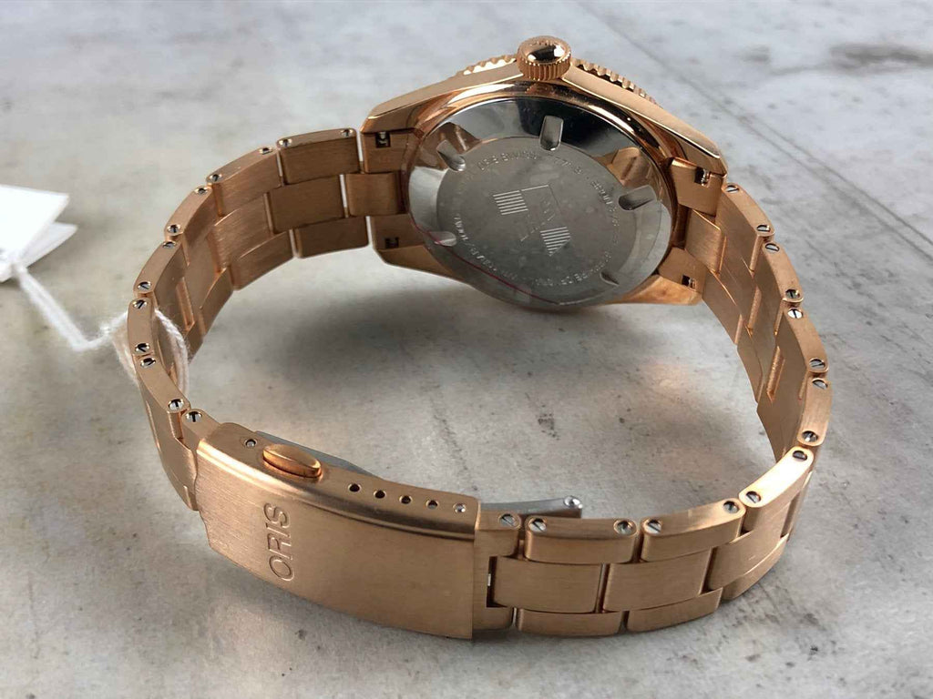 Orologio Oris con fondello posteriore e bracciale a maglie in metallo bronzo