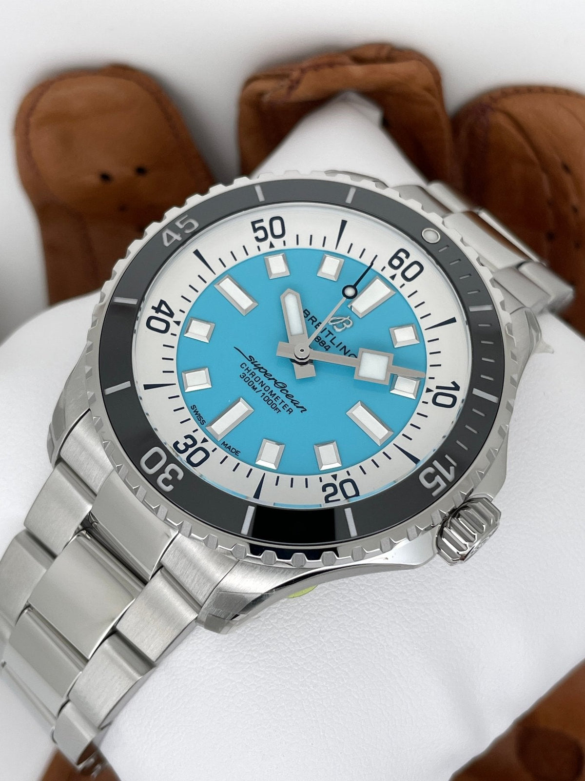 Breitling Superocean Automatic 44 Uomo 44 mm Acciaio Quadrante Turchese Calibro Breitling 17 COSC Lunetta Ceramica Vetro Zaffiro Bracciale Acciaio 300 m Ref. A17376211L2A1