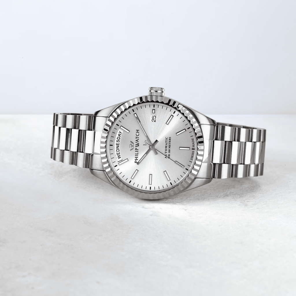 Orologio automatico con quadrante bianco e bracciale d’acciaio, giorno-data
