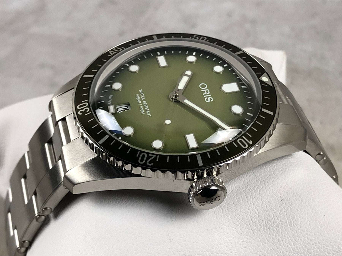 Oris Divers Sixty-Five Date Uomo 40mm Acciaio Quadrante Verde Sfumato Automatico Calibro 733-1 Vetro Zaffiro Lunetta Diver Super-LumiNova Bracciale Acciaio Data 100m Swiss Made Ref. 01 733 7707 4057-07 8 20 18 Oasi Watch