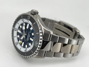 Orologio subacqueo in titanio con quadrante nero mimetico e bracciale a maglie