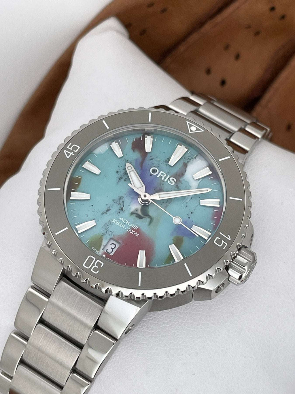 Oris Aquis Date Upcycle Uomo 36,5mm Acciaio Quadrante Multicolore PET Riciclato Automatico Calibro 733-1 Lunetta Ceramica Vetro Zaffiro Bracciale Acciaio Data Super-LumiNova 300m Ref. 01 733 7770 4150-Set Oasi Watch