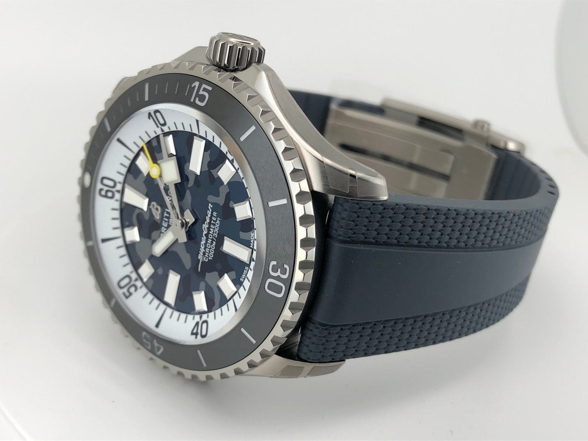Breitling Superocean Automatic 46 Super Diver Uomo 46 mm Titanio Quadrante Nero Mimetico Calibro 10 Caucciù Antracite 1000 m Ref. E10379351B1S1
