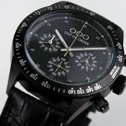 Orologio cronografo black con quadrante nero, lancette e contatori a finestrelle, pelle nera