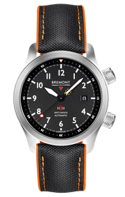 Orologio automatico con quadrante nero, numeri arabi e cinturino nero-arancione.