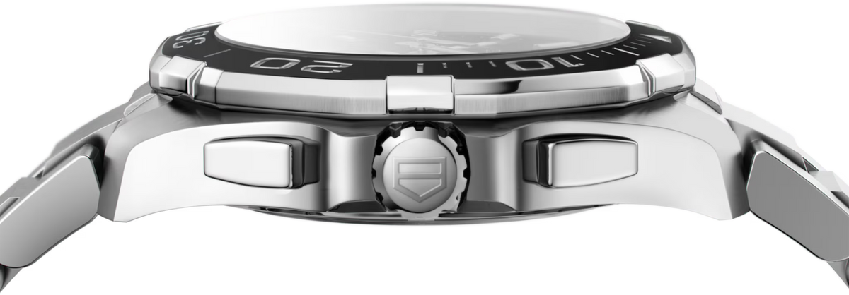 Orologio TAG Heuer Aquaracer: cassa acciaio con corona e pulsanti sul lato