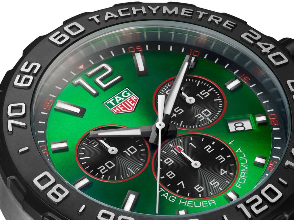 Orologio TAG Heuer Formula 1: quadrante verde con cronografi neri e lunetta tachimetrica nera