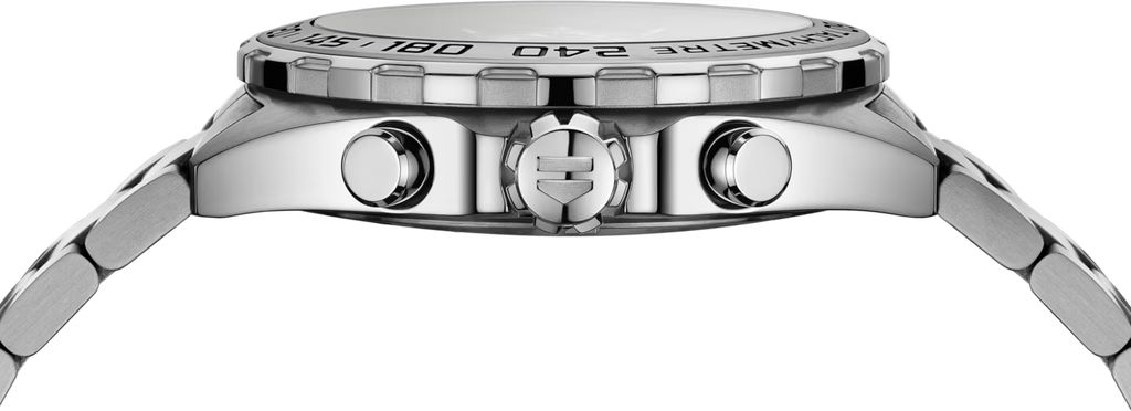 Orologio cronografo TAG Heuer in acciaio, profilo laterale con corone e pulsanti.