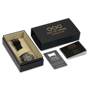 Set orologio in scatola nera con logo OOO “Out of Order” e cinturino nero