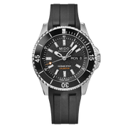 Orologio sub automatico con quadrante nero, lunetta ceramica nera e cinturino in caucciù