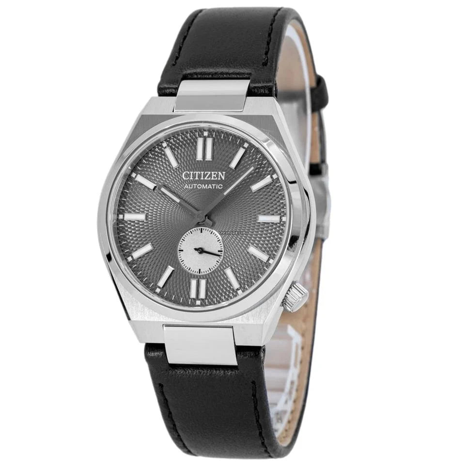 Citizen Tsuyosa Automatico Uomo 40 mm Acciaio Quadrante Grigio Vetro Zaffiro Data Calibro 8210 Cinturino Pelle Nero 50 m Ref. NJ5010-01H