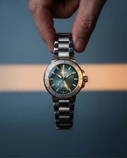 Orologio Oris Aquis 36,5 mm con quadrante verde e bracciale d’acciaio, datario.