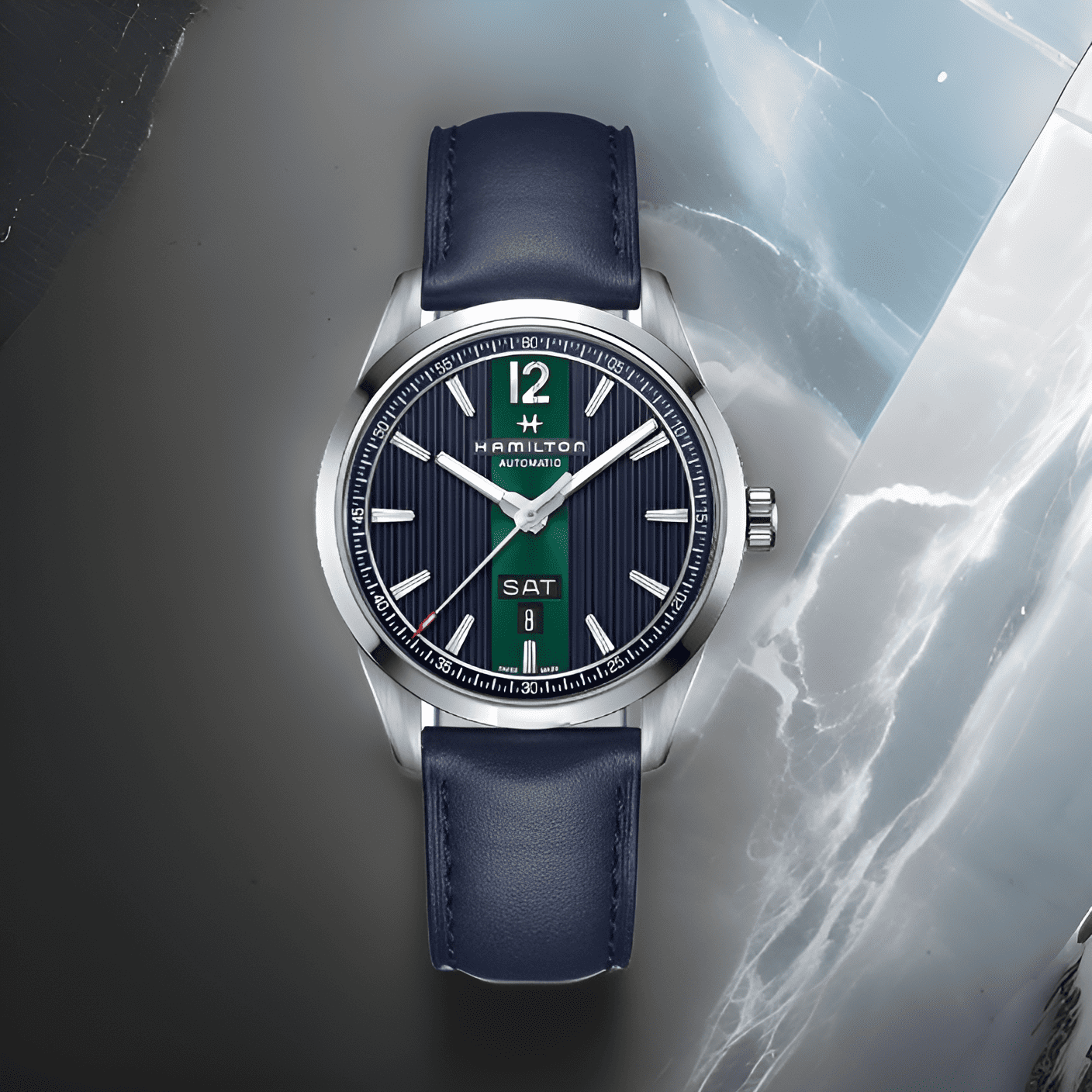 Orologio automatico Hamilton con quadrante blu scuro e cinturino in pelle blu