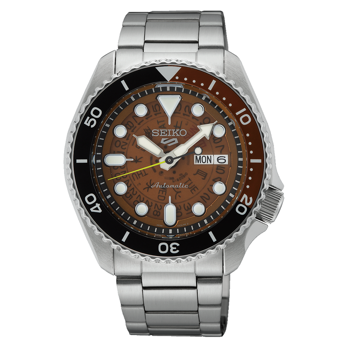 Seiko 5 Sports SKX Time Sonar Automatico Uomo 42,5 mm Acciaio Quadrante Arancione Trasparente Lunetta Girevole Bicolore Vetro Hardlex Giorno e Data Bracciale Acciaio 100 m Ref. SRPJ47K1