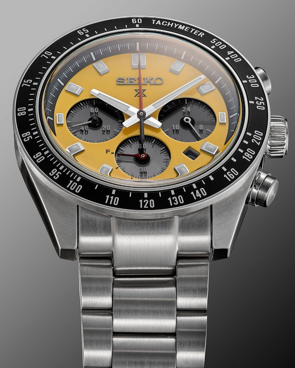 Orologio Seiko Prospex close-up: quadrante giallo con subquadranti neri, cronografo