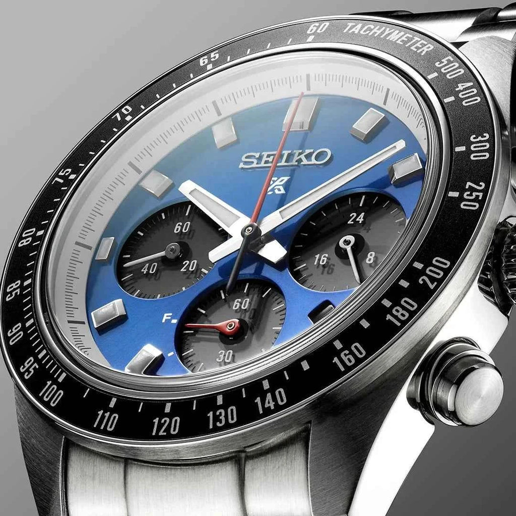 Orologio Seiko con quadrante blu, sottocronografi e ghiera tachimetro nera