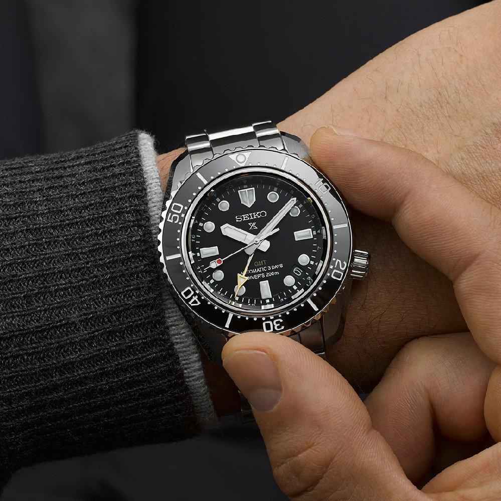 Orologio subacqueo Seiko Prospex Diver con quadrante nero e bracciale in acciaio