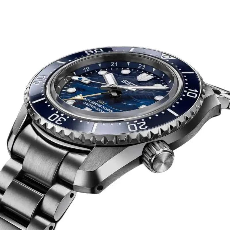 Orologio subacqueo Seiko con lunetta blu, cassa in acciaio e corona laterale