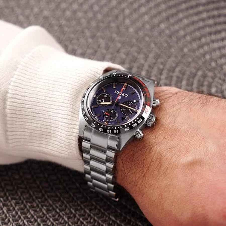 Orologio cronografo Seiko con bracciale in acciaio, quadrante blu e lunetta tachimetrica