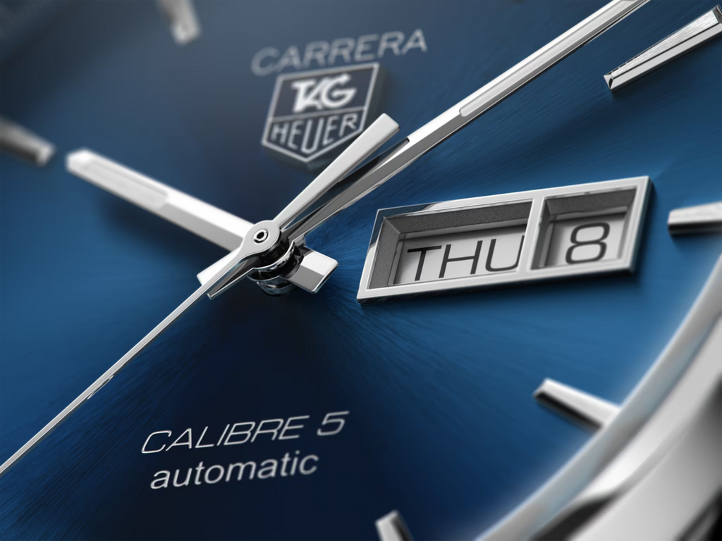 Quadrante blu dell’orologio TAG Heuer Carrera Calibre 5 con THU 8