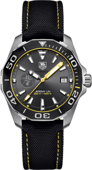 Orologio subacqueo TAG Heuer con quadrante grigio, ghiera nera e cinturino in nylon nero