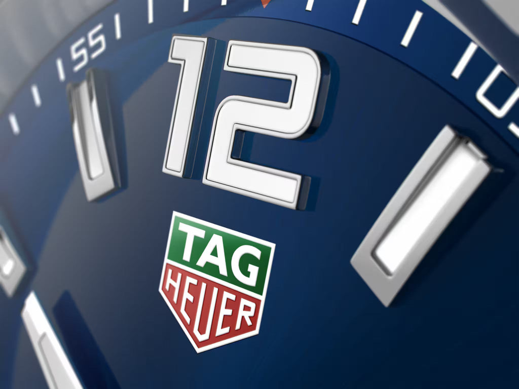Orologio TAG Heuer Formula 1: quadrante blu con logo TAG Heuer e indici