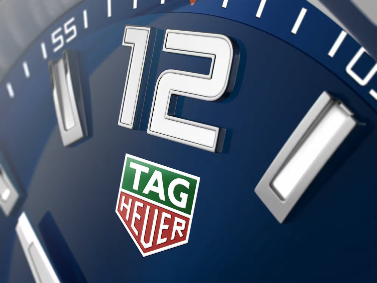 Orologio TAG Heuer Formula 1: quadrante blu con logo TAG Heuer e indici