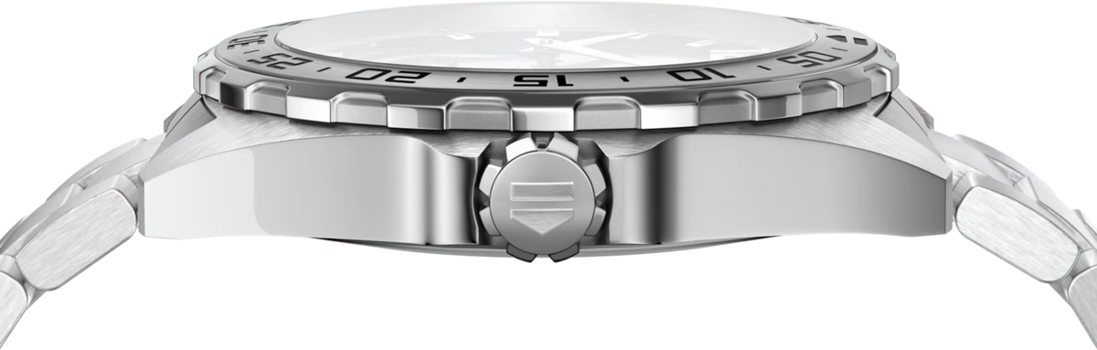 Orologio TAG Heuer in acciaio, vista superiore della corona e lunetta scanalata