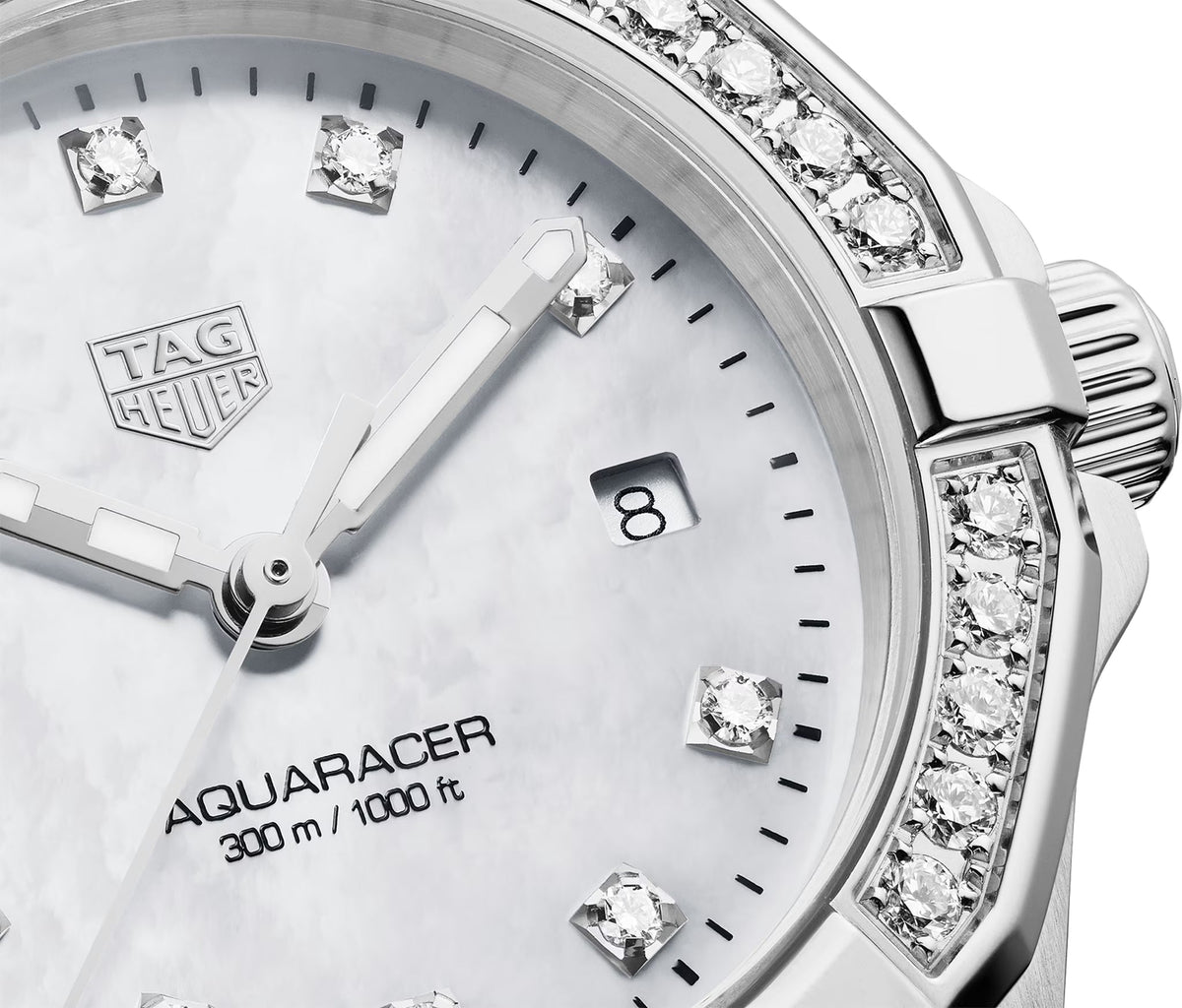 Orologio TAG Heuer Aquaracer con quadrante madreperla e lunetta incastonata di diamanti