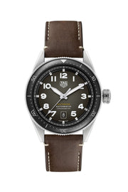 Orologio TAG Heuer Autavia 42 mm con quadrante nero e cinturino in pelle marrone