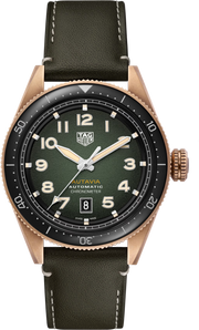 Orologio TAG Heuer con quadrante verde fumé, lunetta nera e cinturino in pelle kaki