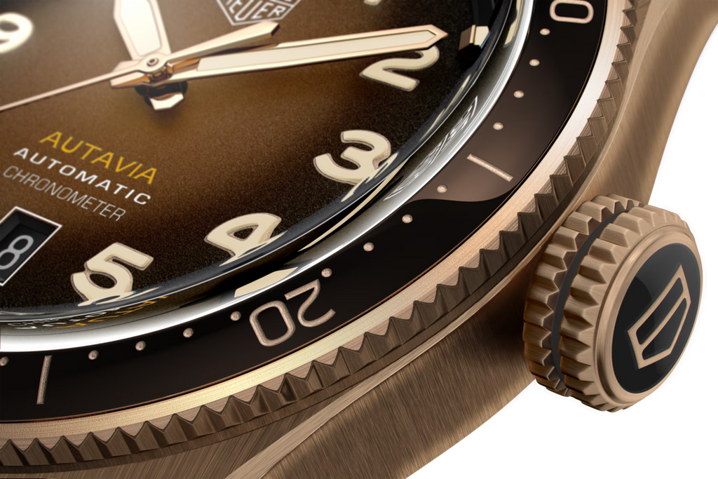 Orologio TAG Heuer: lunetta e quadrante marrone fumé con numeri e indici