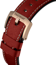 Orologio TAG Heuer con cinturino in pelle rosso e cuciture a contrasto
