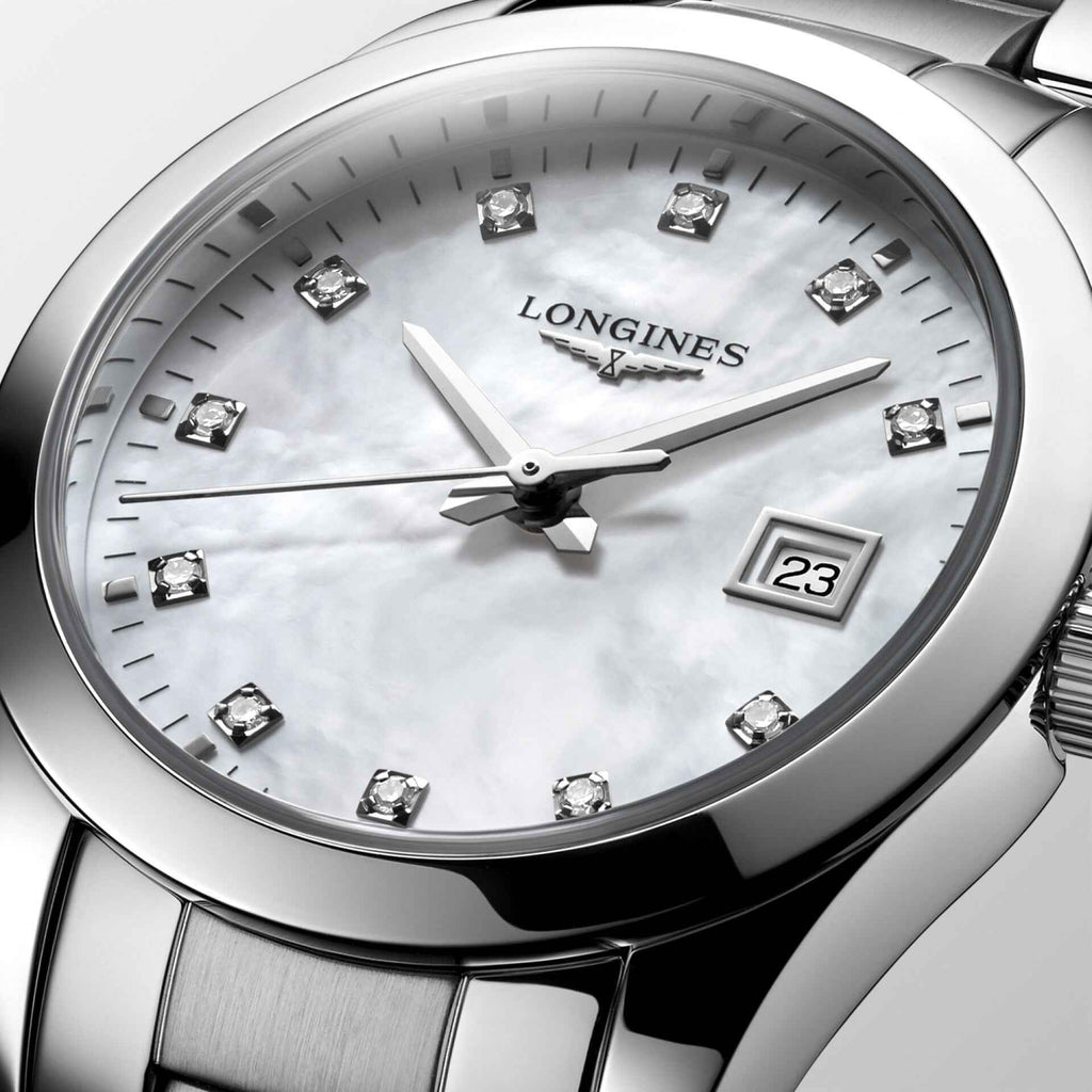 Orologio Longines Conquest Classic, quadrante madreperla con diamanti e datario 23