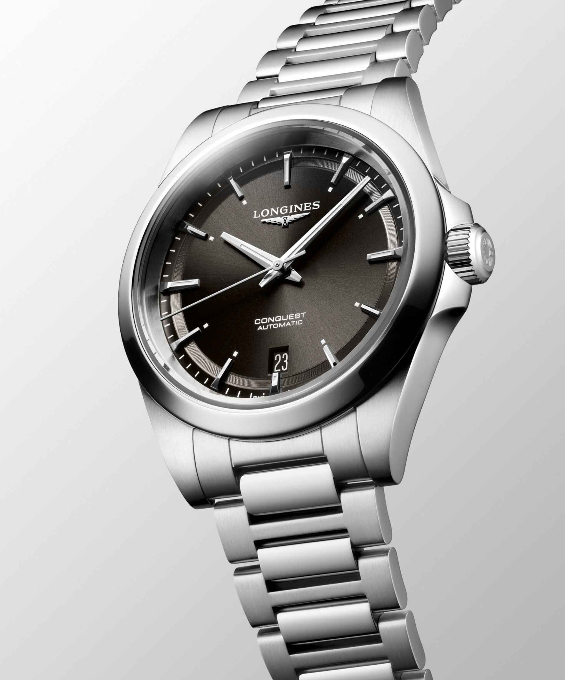Orologio Conquest 38 mm nero automatico, cassa tonda acciaio e bracciale