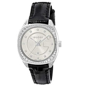 Orologio Gucci con quadrante argento e cinturino in pelle nera, dettagli diamantati