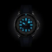 Orologio Breitling subacqueo con quadrante blu luminescente e cinturino scuro