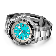 Orologio Breitling subacqueo con quadrante turchese e bracciale in acciaio, lunetta nera
