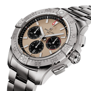 Orologio Breitling Avenger con quadrante sabbia, contatori neri e cassa in acciaio lucido