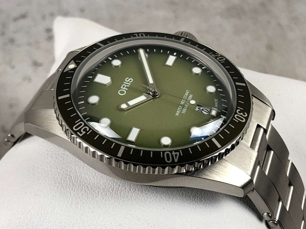 Oris Divers Sixty-Five Date Uomo 40mm Acciaio Quadrante Verde Sfumato Automatico Calibro 733-1 Vetro Zaffiro Lunetta Diver Super-LumiNova Bracciale Acciaio Data 100m Swiss Made Ref. 01 733 7707 4057-07 8 20 18 Oasi Watch