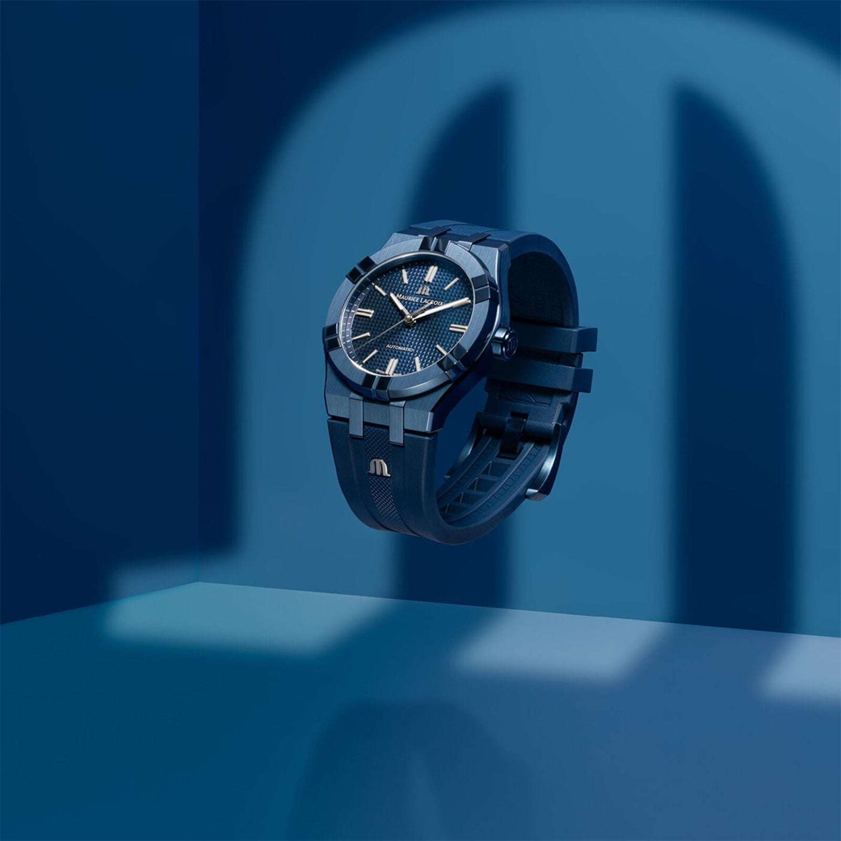 Maurice Lacroix AIKON Automatic 39mm Blue PVD Limited Edition Uomo Acciaio PVD Blu Quadrante Blu Clous de Paris Automatico Calibro ML115 Vetro Zaffiro Cinturino Gomma Blu 200m Swiss Made 888 Esemplari Ref. AI6007-PVC00-430-4 Oasi Watch